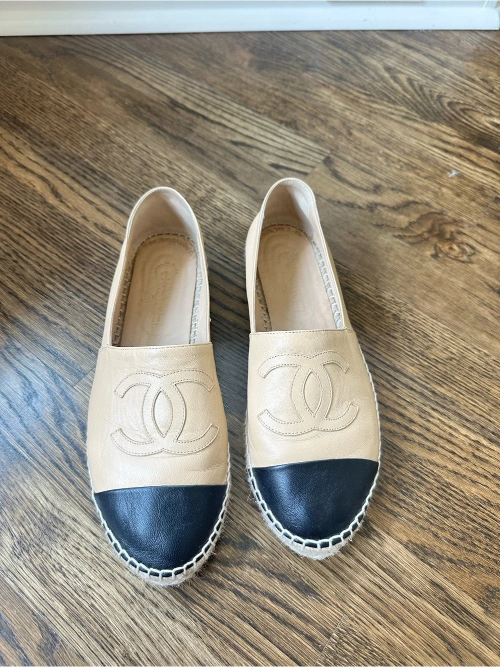 CHANEL Beige and Black Leather Espadrille Flats, size 39